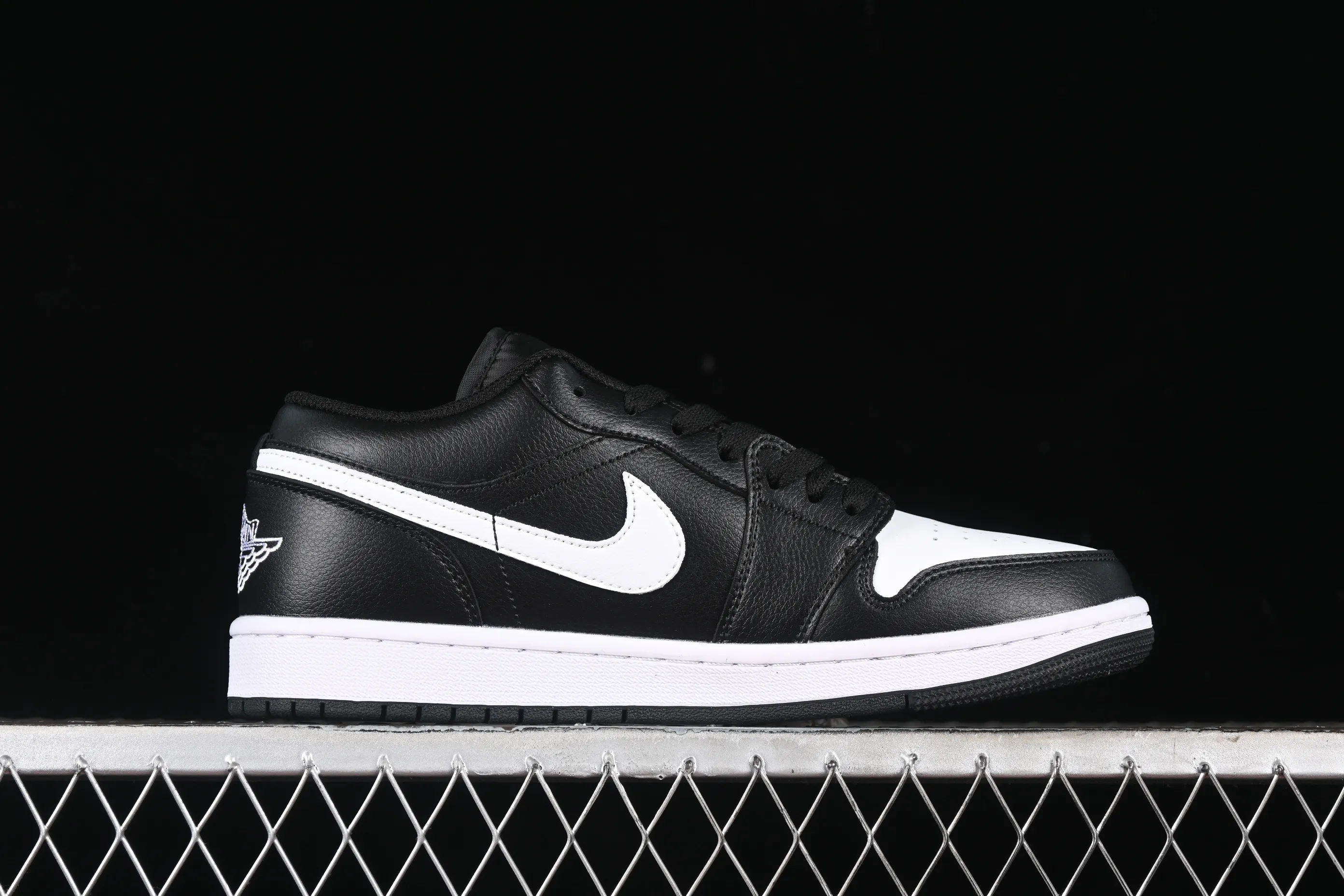 All categories Air Jordan Jordan series basketball shoes Air Jordan 1 Low Air Jordan 1 Low AJ1 Joe 1 black and white low-top retro basketball shoes 553558-043